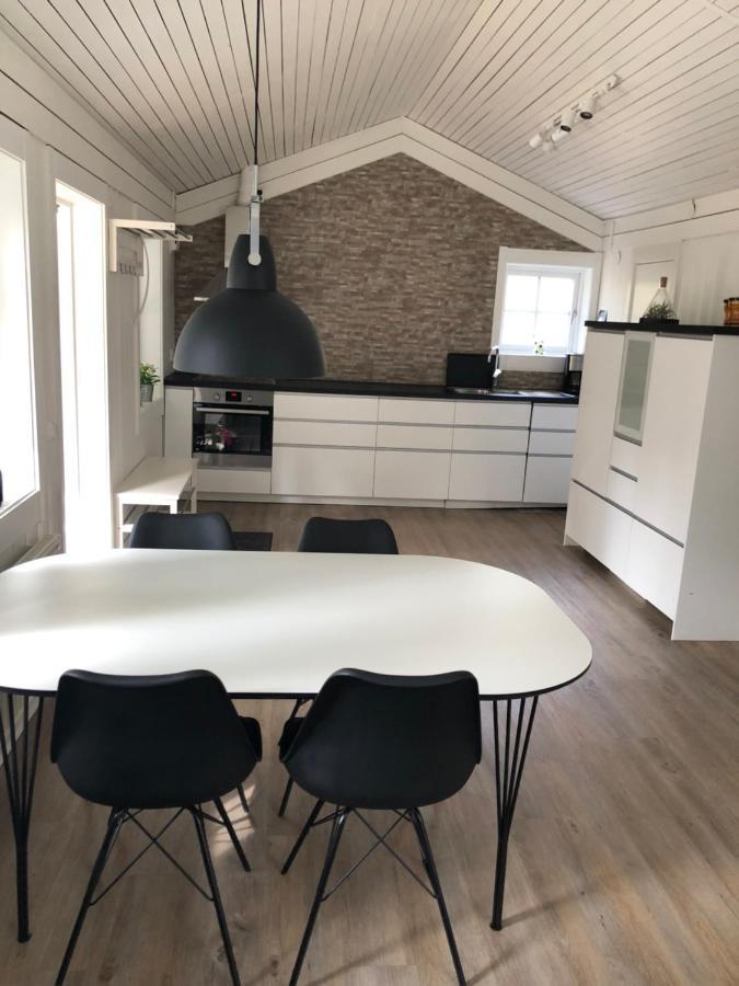 Haellestrand Cottage -Sillen Strömstad エクステリア 写真